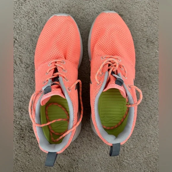 Size 7 Nike Roshes - Picture 2 of 6